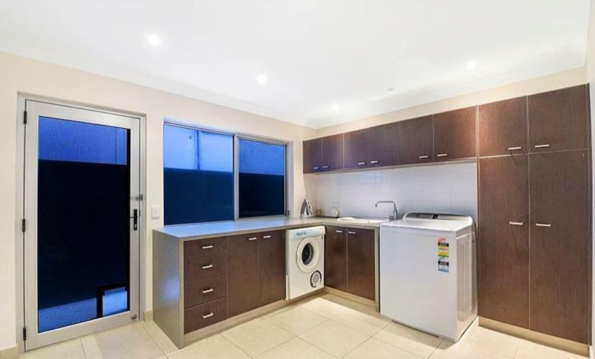 Beachfront Beauty! Gold Coast Esterno foto