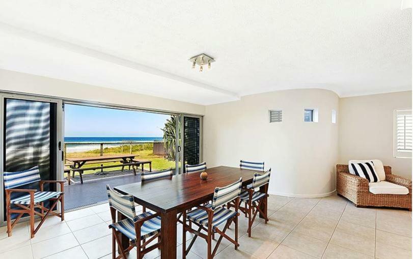 Beachfront Beauty! Gold Coast Esterno foto